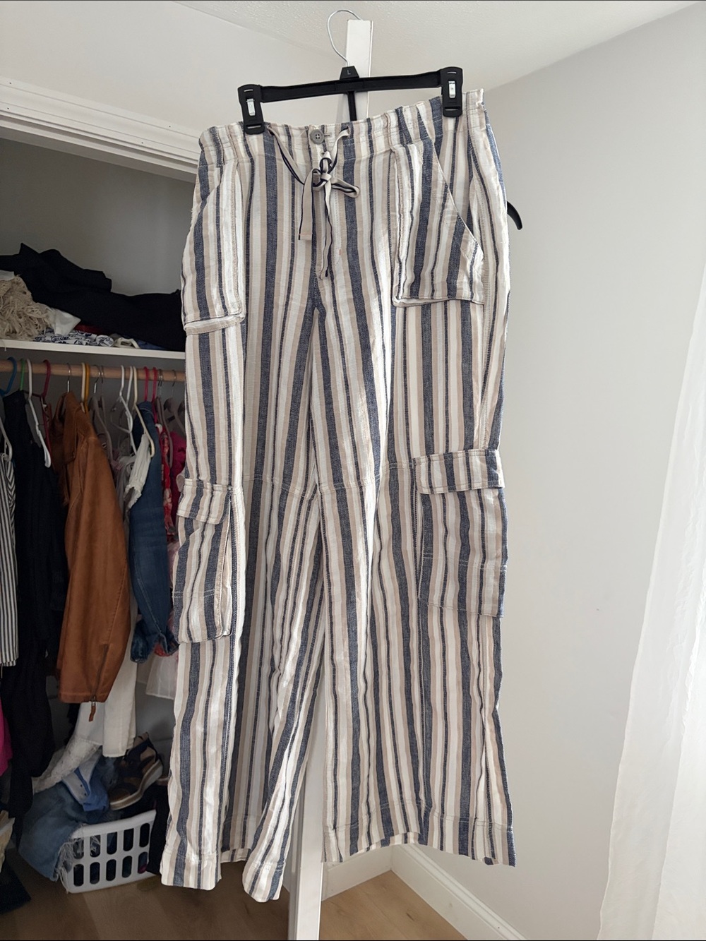 Pilcro Wide-Leg Striped Cargo Pants - Navy , Tan & White